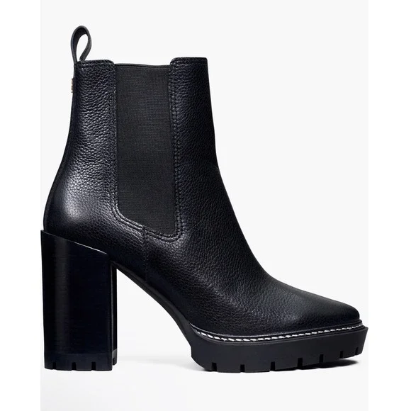 New in Box Tory Burch Carson
Chelsea 70mm Lug Bootie Black Sz 8 $458 - Picture 4 of 10